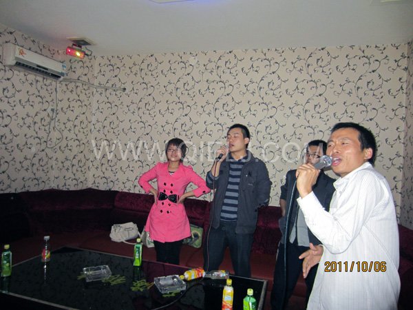2011年10月，鄭州企鵝糧油機(jī)械有限公司--外貿(mào)部，十一國慶節(jié)團(tuán)體活動！(圖1)